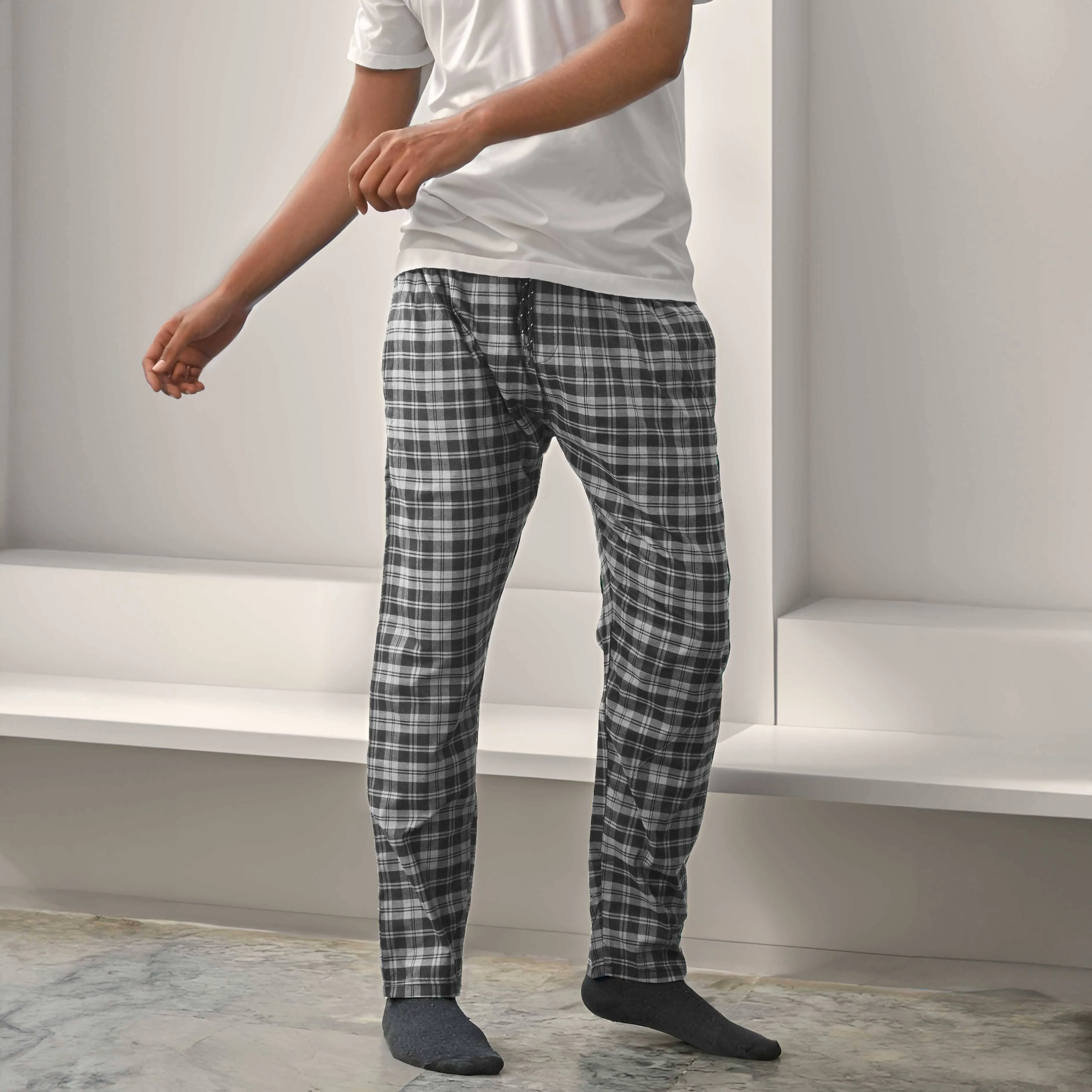 Max 21 Men's Brighton Check Design Woven Trousers