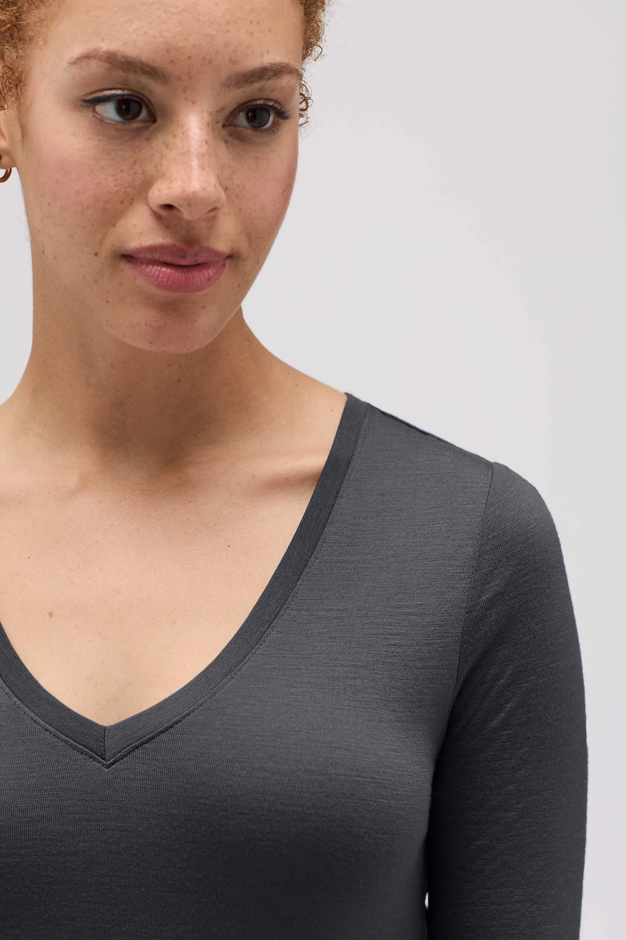 Women's Slim Merino Long Sleeve V-Neck